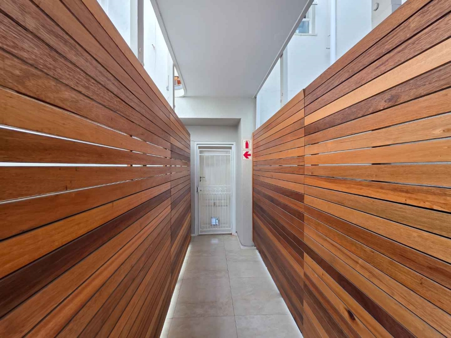 2 Bedroom Property for Sale in Sea Point Western Cape